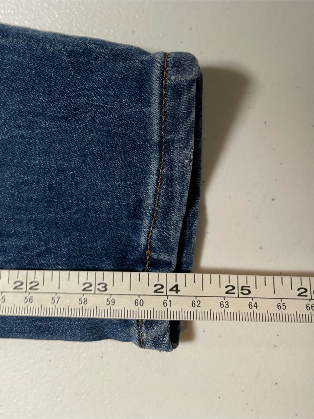 Express Skinny Mid Rise Jeans. Size 6S - Picture 10 of 10